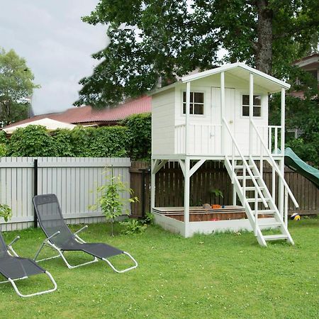 Cabin Guesthouse With Free Parking 페르누 외부 사진