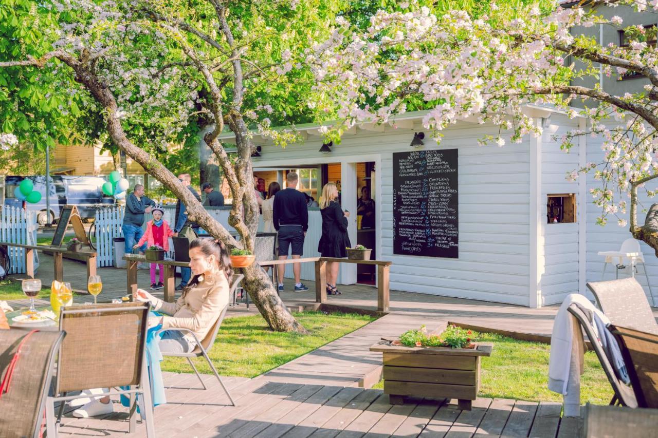 Cabin Guesthouse With Free Parking 페르누 외부 사진