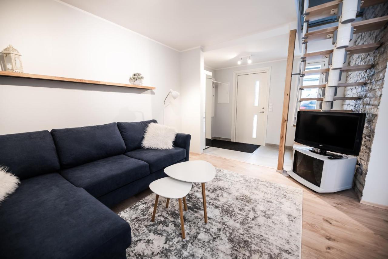 Cabin Guesthouse With Free Parking 페르누 외부 사진