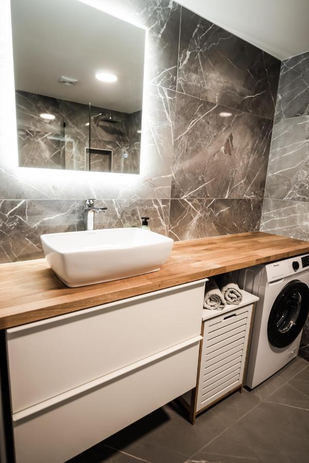 Cabin Guesthouse With Free Parking 페르누 외부 사진