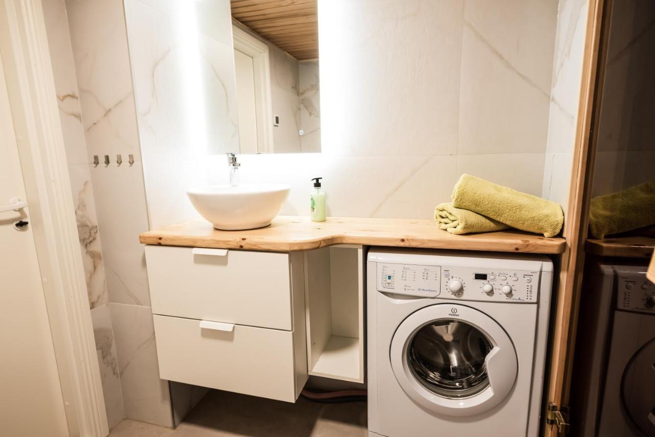 Cabin Guesthouse With Free Parking 페르누 외부 사진