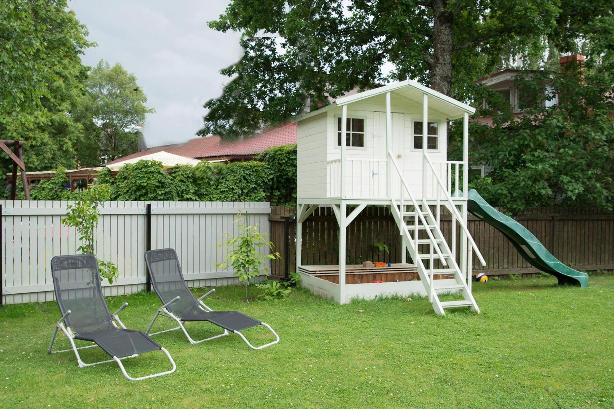 Cabin Guesthouse With Free Parking 페르누 외부 사진